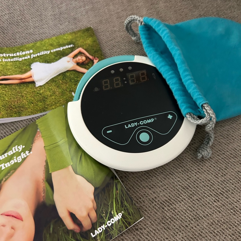 Lady Comp digital fertility tracker no charger